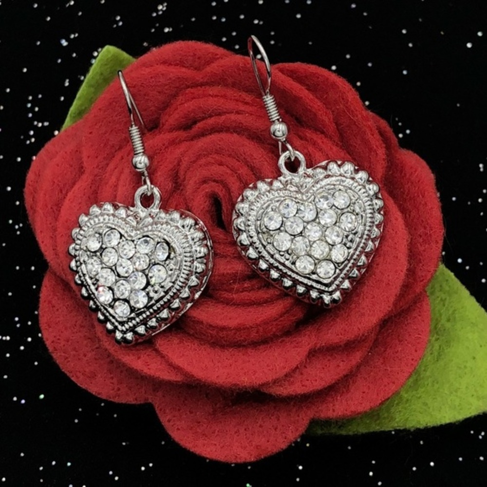 🌼 Silver Rhinestone Heart Love Fancy Dangle Earrings